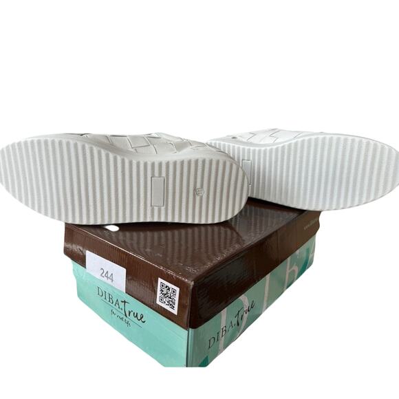 DIBA TRUE Yuli Ana Sneaker in White and Black Leather, Size 11, New in Box - Picture 15 of 16